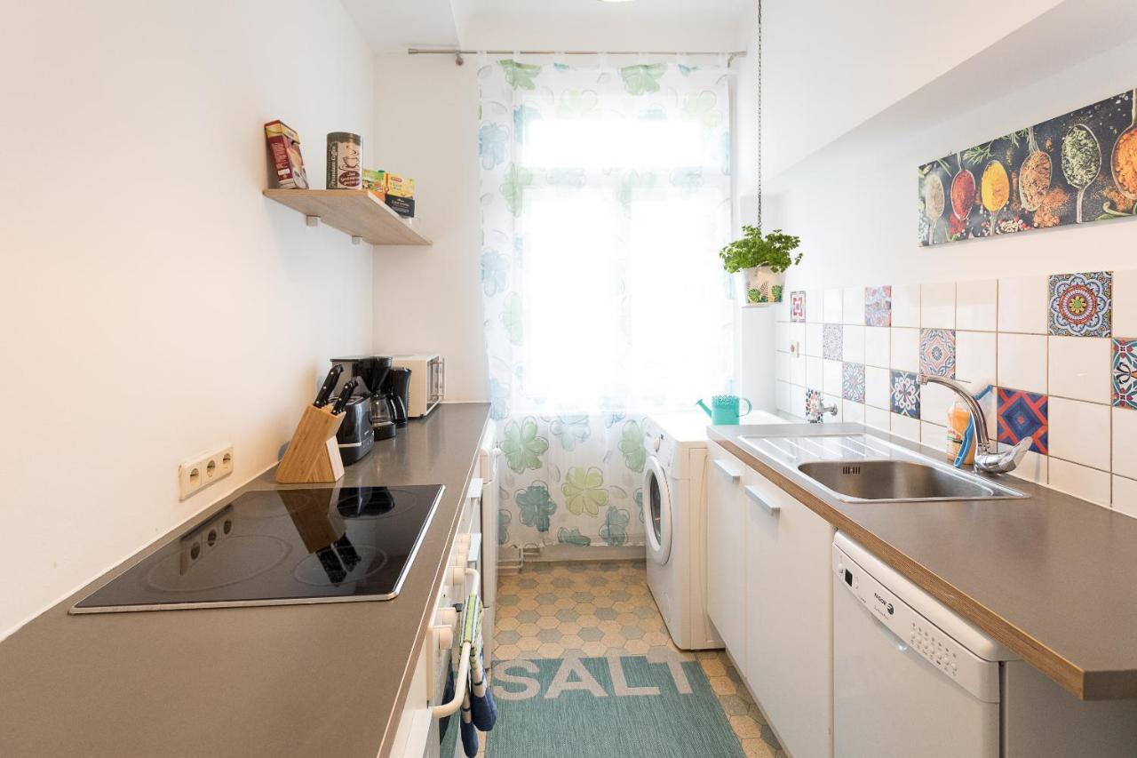 French Balcony - 45M² - Szeneviertel Apartment Viena Exterior foto