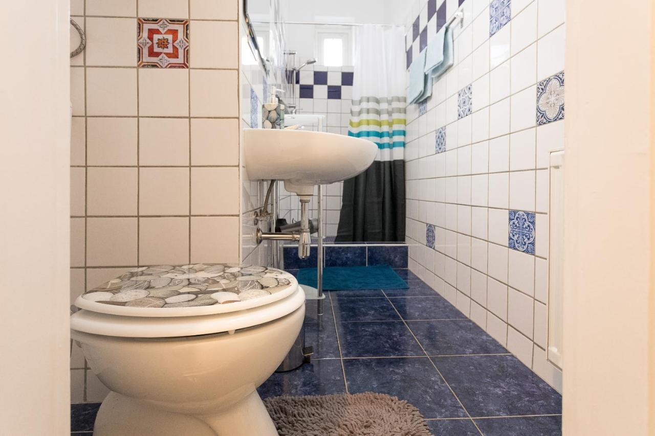 French Balcony - 45M² - Szeneviertel Apartment Viena Exterior foto