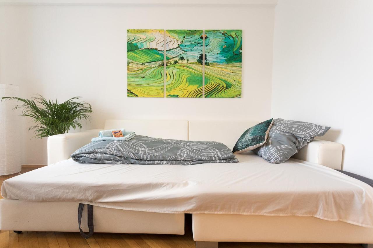 French Balcony - 45M² - Szeneviertel Apartment Viena Exterior foto